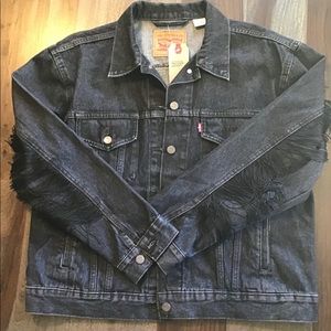 NEW!! Levi Strauss Women’s Jean Jacket W/ Fringe